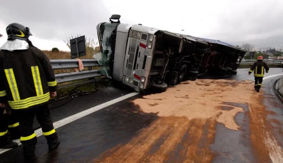 Cómo afecta la normativa federal a las demandas por accidentes de camión
