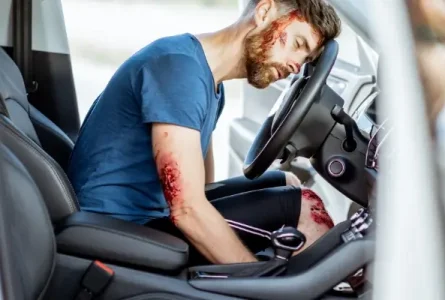 ¿Por qué los conductores ebrios tienen más probabilidades de sobrevivir a los accidentes que provocan?